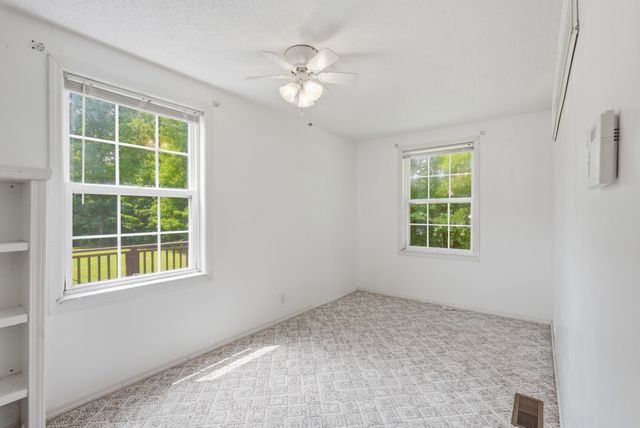 1031 Laurelwood Dr, Jamestown, TN 38556