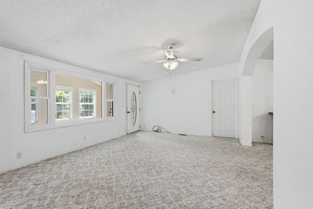 1031 Laurelwood Dr, Jamestown, TN 38556