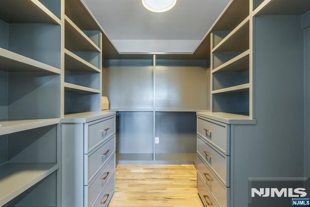 17-19 Berdan Avenue, Fair Lawn, NJ 07410