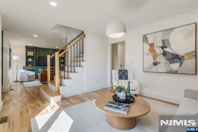 17-19 Berdan Avenue, Fair Lawn, NJ 07410