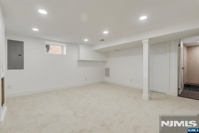 17-19 Berdan Avenue, Fair Lawn, NJ 07410
