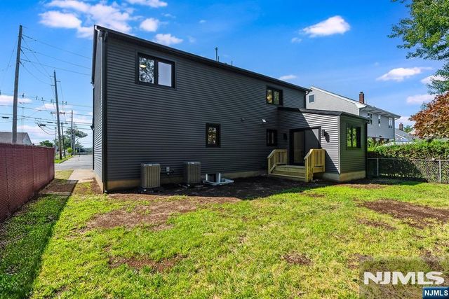 17-19 Berdan Avenue, Fair Lawn, NJ 07410