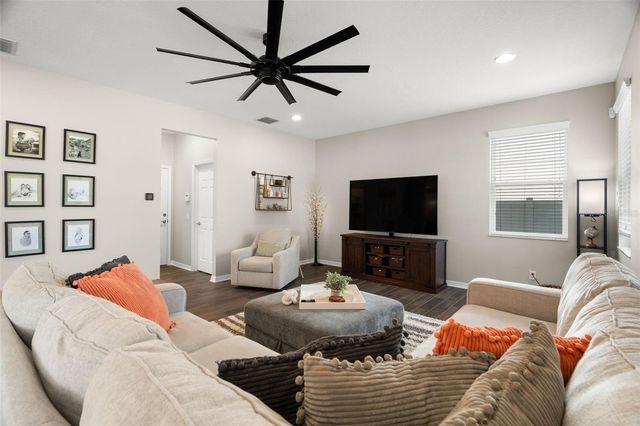 1216 MULTIFLORA LOOP, Lutz, FL 33558