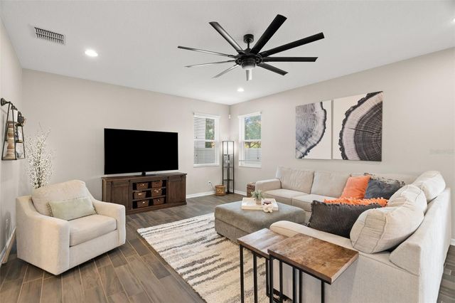 1216 MULTIFLORA LOOP, Lutz, FL 33558