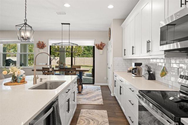 1216 MULTIFLORA LOOP, Lutz, FL 33558