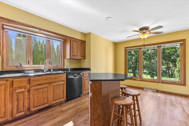 18525 Brookridge DRIVE, Brookfield, WI 53045