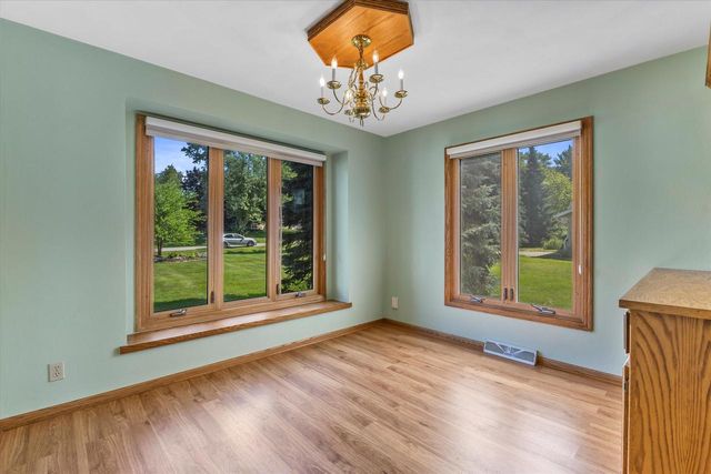 18525 Brookridge DRIVE, Brookfield, WI 53045