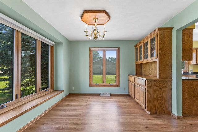 18525 Brookridge DRIVE, Brookfield, WI 53045