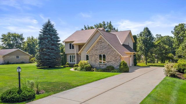 18525 Brookridge DRIVE, Brookfield, WI 53045
