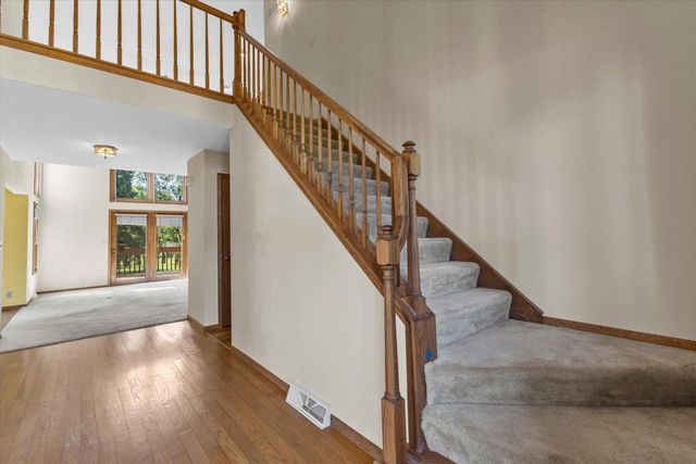 18525 Brookridge DRIVE, Brookfield, WI 53045