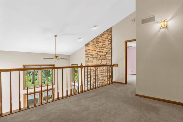 18525 Brookridge DRIVE, Brookfield, WI 53045