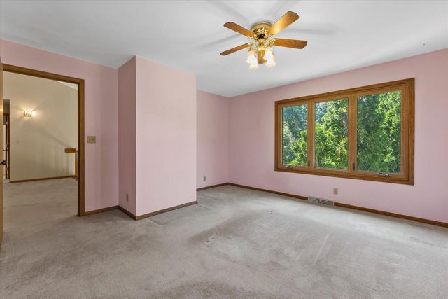 18525 Brookridge DRIVE, Brookfield, WI 53045