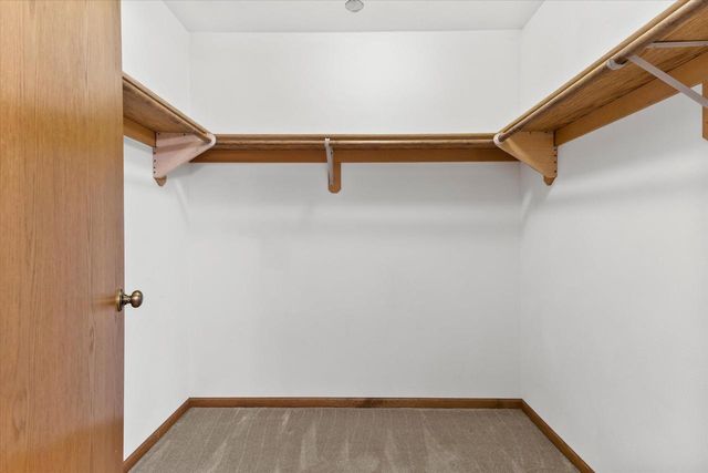 18525 Brookridge DRIVE, Brookfield, WI 53045
