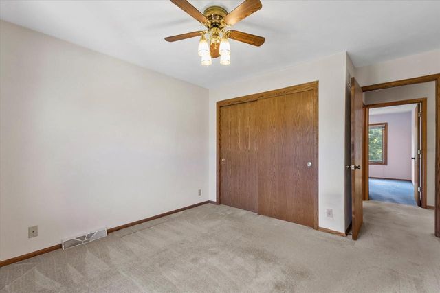 18525 Brookridge DRIVE, Brookfield, WI 53045