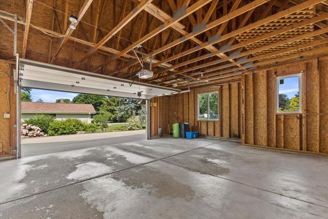 18525 Brookridge DRIVE, Brookfield, WI 53045