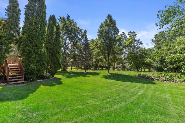18525 Brookridge DRIVE, Brookfield, WI 53045