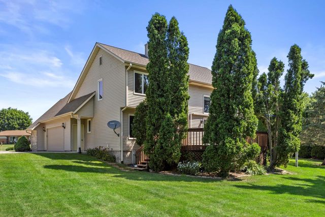 18525 Brookridge DRIVE, Brookfield, WI 53045