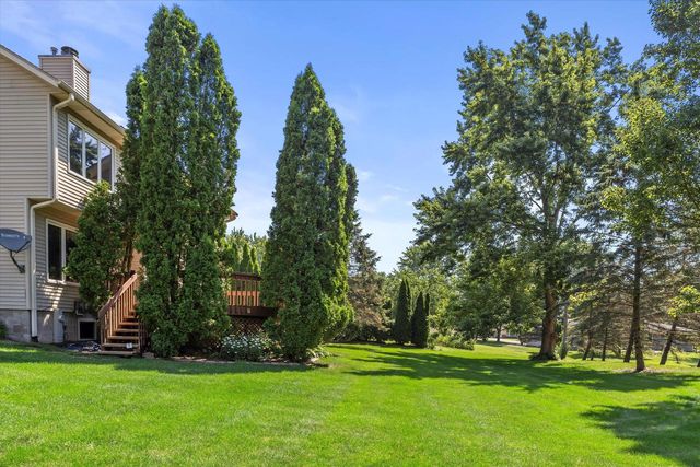 18525 Brookridge DRIVE, Brookfield, WI 53045