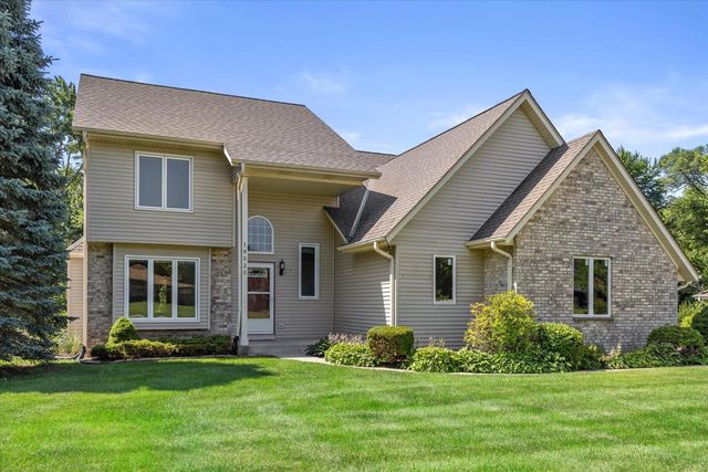 18525 Brookridge DRIVE, Brookfield, WI 53045