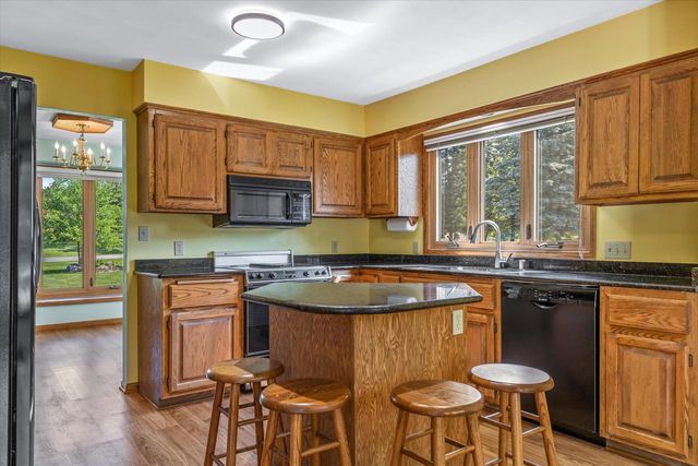 18525 Brookridge DRIVE, Brookfield, WI 53045