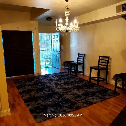 4261 taylor St, Sacramento, CA 95838