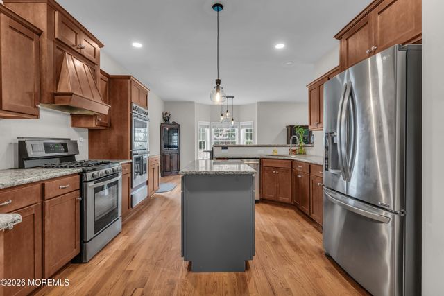 83 Center Avenue, Atlantic Highlands, NJ 07716