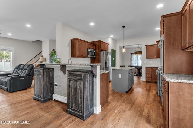 83 Center Avenue, Atlantic Highlands, NJ 07716