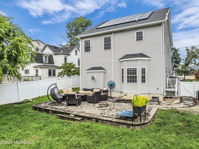 83 Center Avenue, Atlantic Highlands, NJ 07716