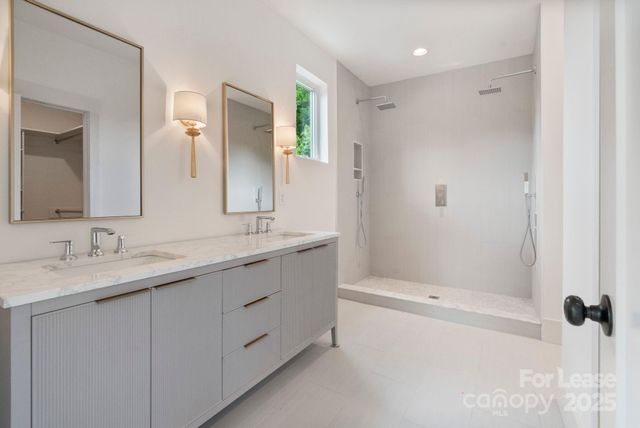 129 French Street B, Charlotte, NC 28216