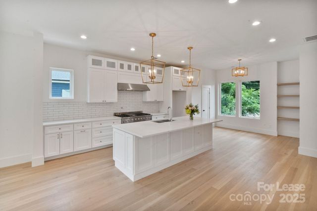 129 French Street B, Charlotte, NC 28216