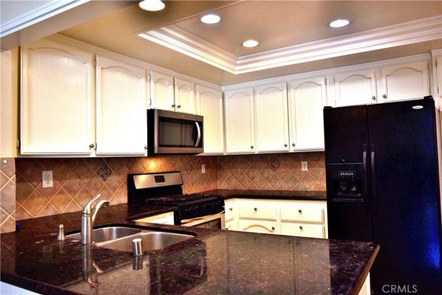 16 Creekwood, Irvine, CA 92604