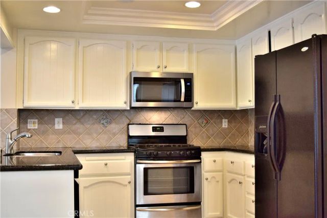 16 Creekwood, Irvine, CA 92604