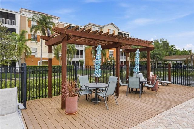 7903 SEMINOLE BOULEVARD 2305, Seminole, FL 33772