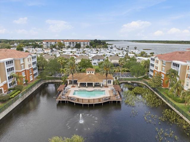 7903 SEMINOLE BOULEVARD 2305, Seminole, FL 33772
