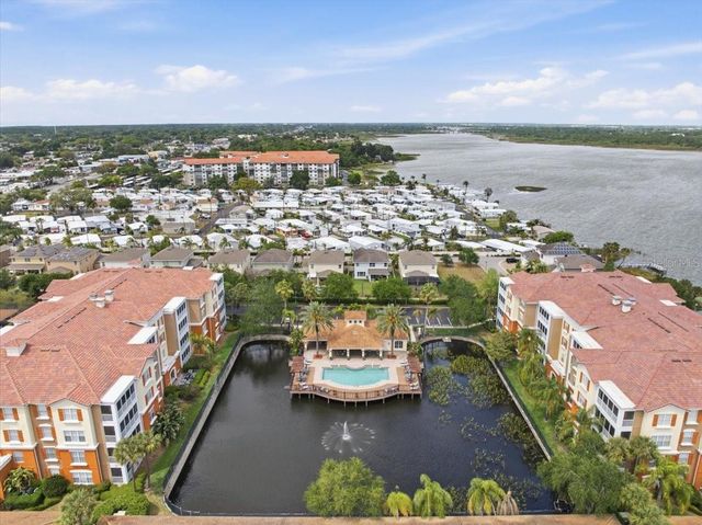 7903 SEMINOLE BOULEVARD 2305, Seminole, FL 33772