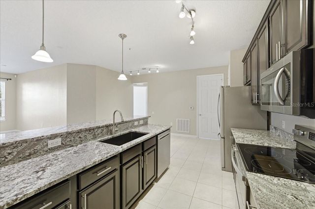 7903 SEMINOLE BOULEVARD 2305, Seminole, FL 33772
