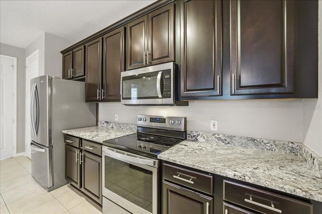 7903 SEMINOLE BOULEVARD 2305, Seminole, FL 33772