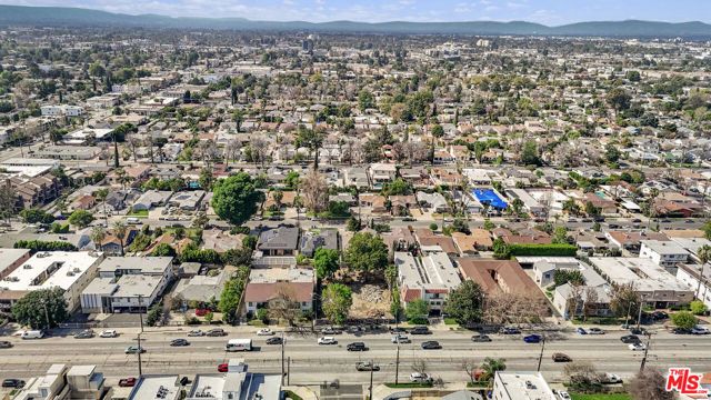 6901 Woodman Avenue, Van Nuys (los Angeles), CA 91405