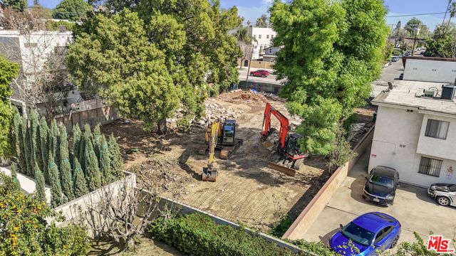 6901 Woodman Avenue, Van Nuys (los Angeles), CA 91405