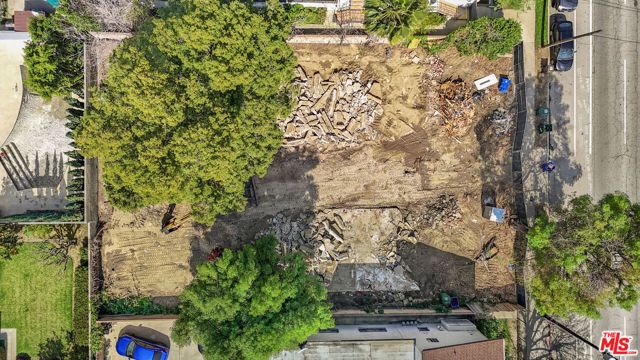 6901 Woodman Avenue, Van Nuys (los Angeles), CA 91405