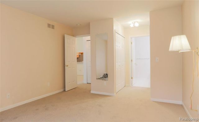 16768 Pearlcreek Court, Macomb, MI 48042