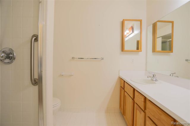 16768 Pearlcreek Court, Macomb, MI 48042