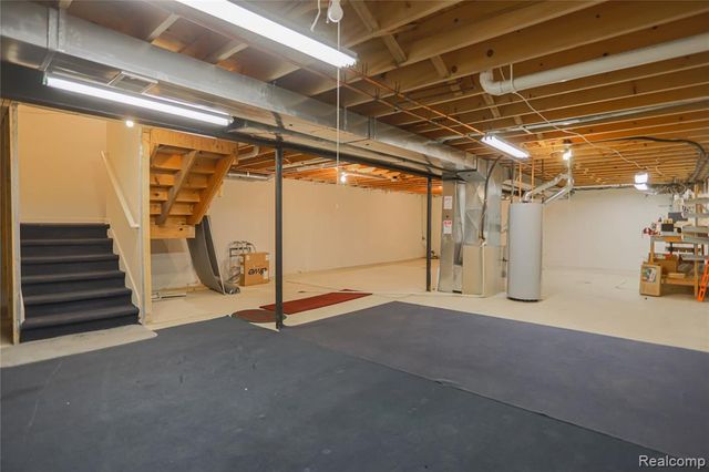 16768 Pearlcreek Court, Macomb, MI 48042