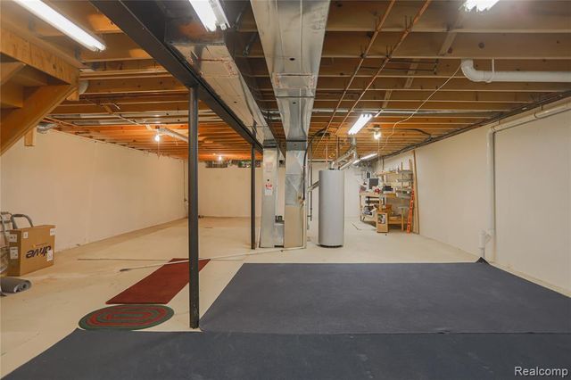 16768 Pearlcreek Court, Macomb, MI 48042