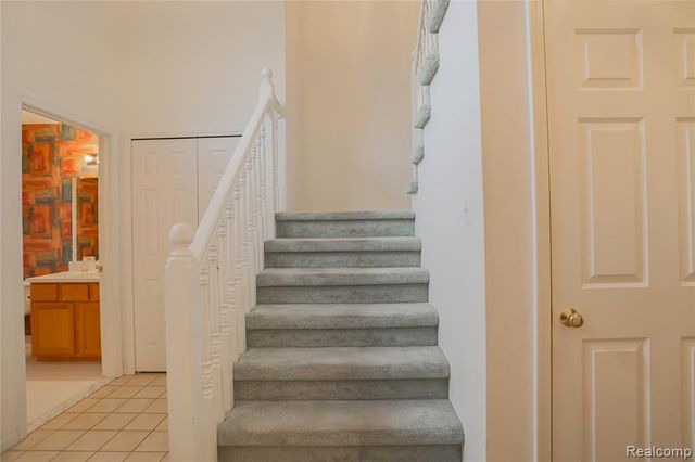 16768 Pearlcreek Court, Macomb, MI 48042