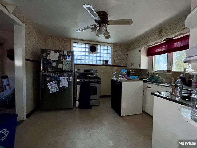 126 Parker Avenue, Hawthorne, NJ 07506