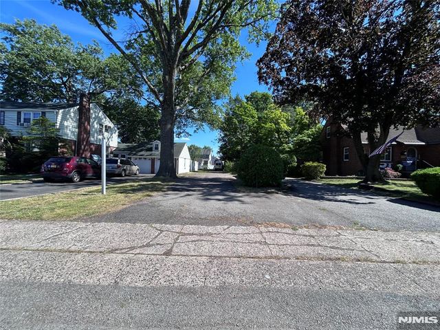 126 Parker Avenue, Hawthorne, NJ 07506