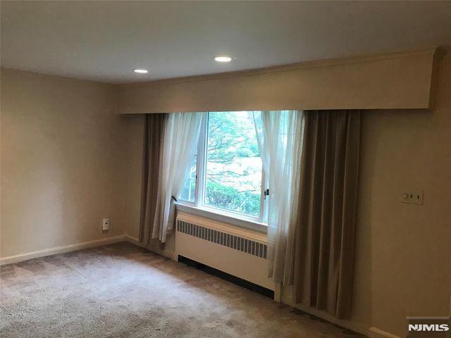 126 Parker Avenue, Hawthorne, NJ 07506