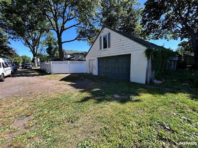 126 Parker Avenue, Hawthorne, NJ 07506