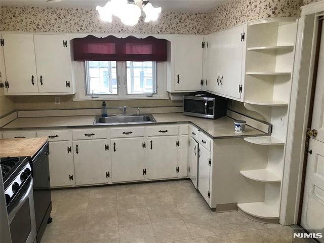 126 Parker Avenue, Hawthorne, NJ 07506